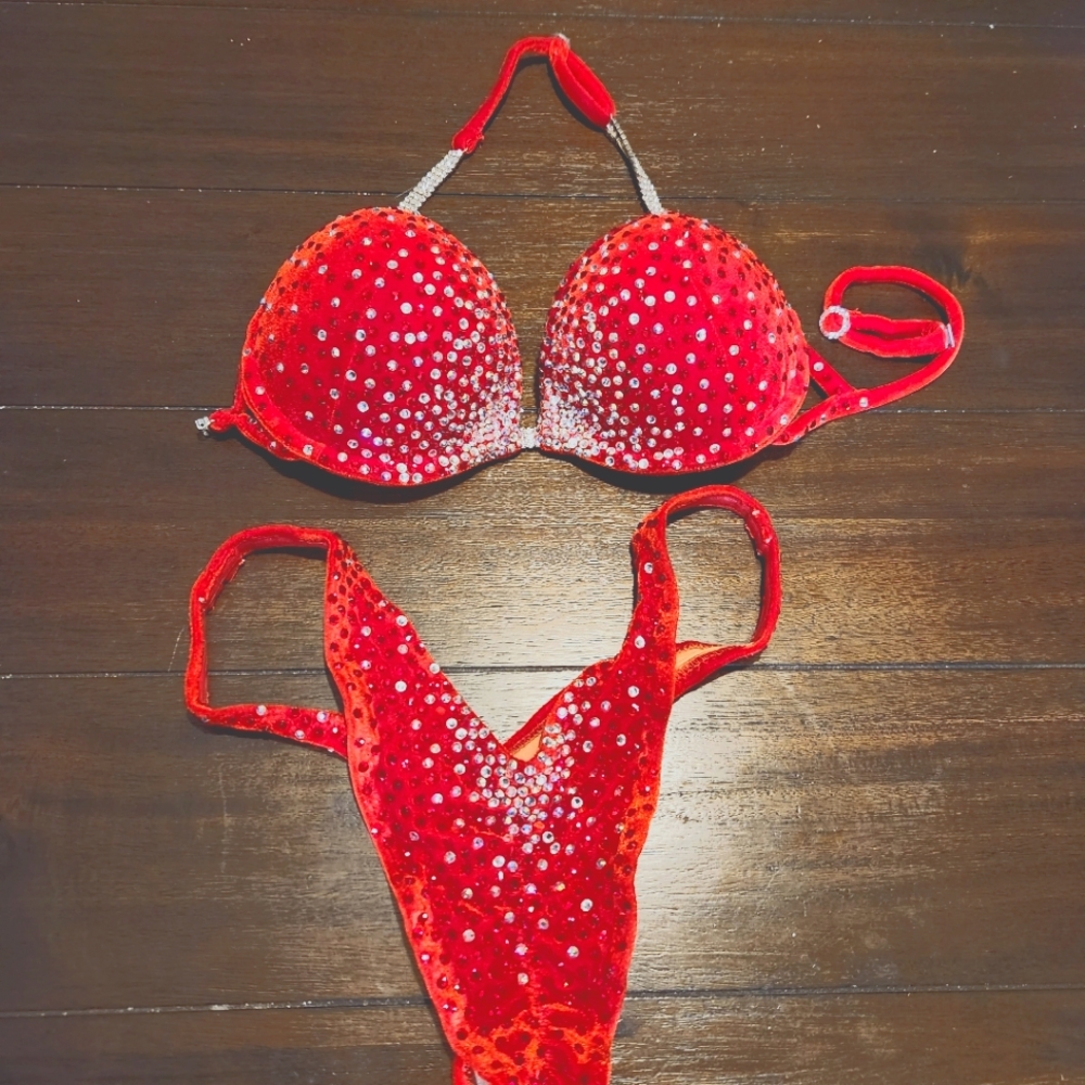 Competition bikini only worn once .Size M Top 36 C Bottom  Pro cut . Swarovski